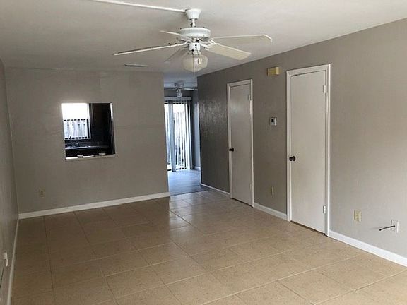 3rd image of 980 Canalview Blvd #J7