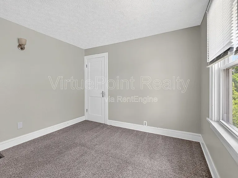 329 S Wayne Ave — Photo 12