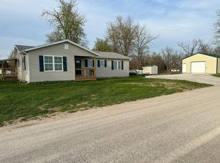 8266 Lawrence 2010, Miller, MO 65707