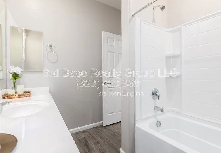 21242 W Wilshire Dr — Photo 12
