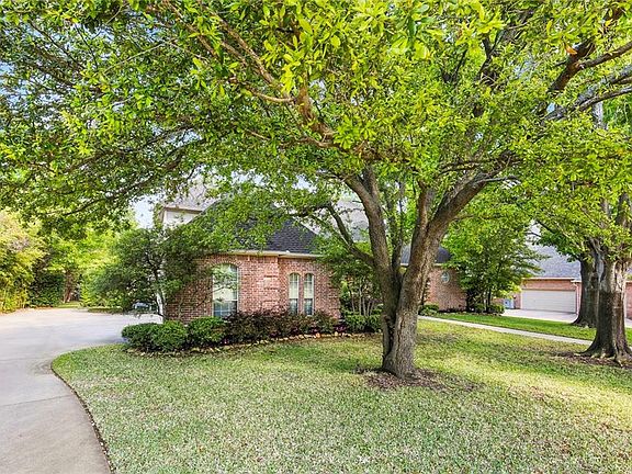 2nd image of 301 Donley Ct