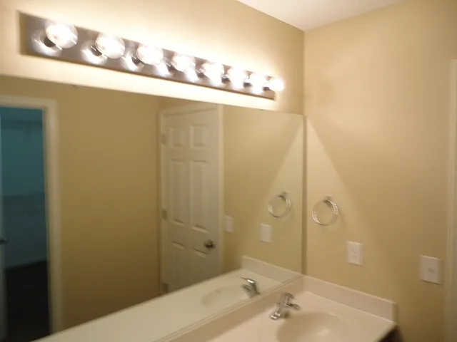 96 Imperial Dr — Photo 10
