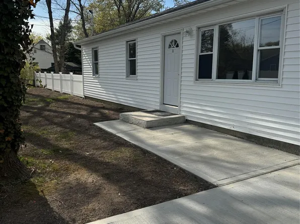 1 Pine Road, Middle Island, NY 11953