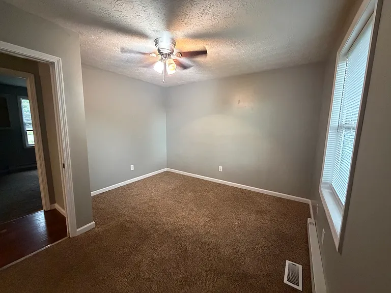 311 Royalty Dr — Photo 8