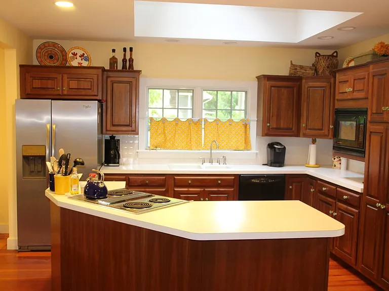 135 Longfellow Rd — Photo 6