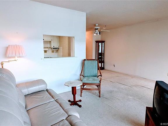 5th image of 2929 SE Ocean Blvd APT 105-4