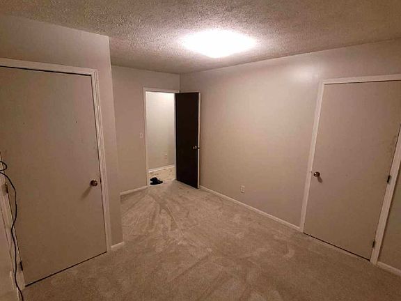 4th image of 123 Ferndale Dr #2