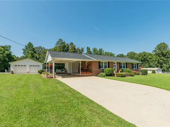 420 Sawyersville Rd, Asheboro, NC 27205
