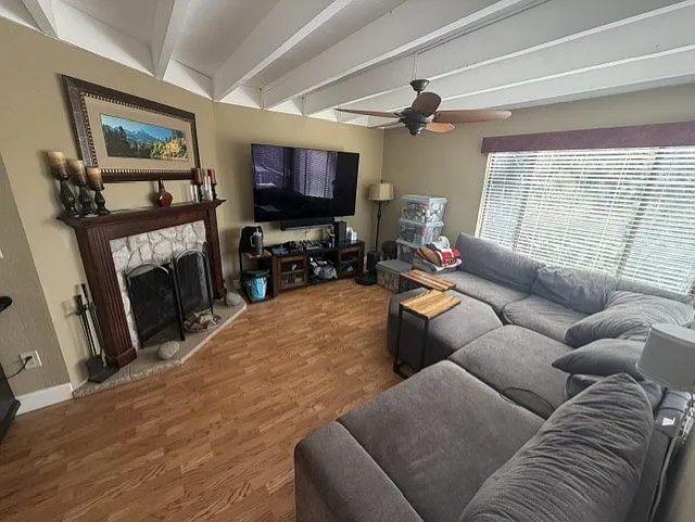 3 bed, 3.5 bath, 1908 sqft, $3,950 — Photo 3