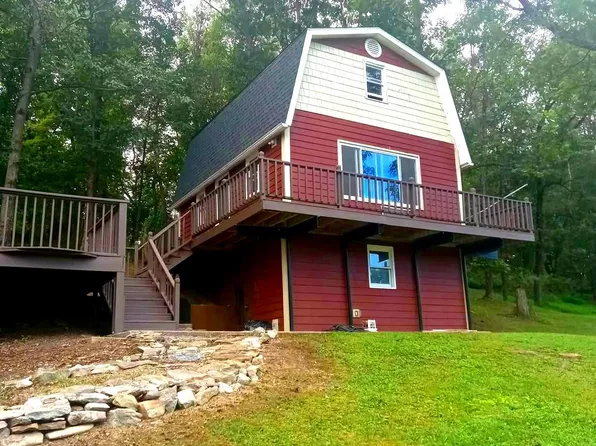 22 Presley Ln, Kearneysville, WV 25430