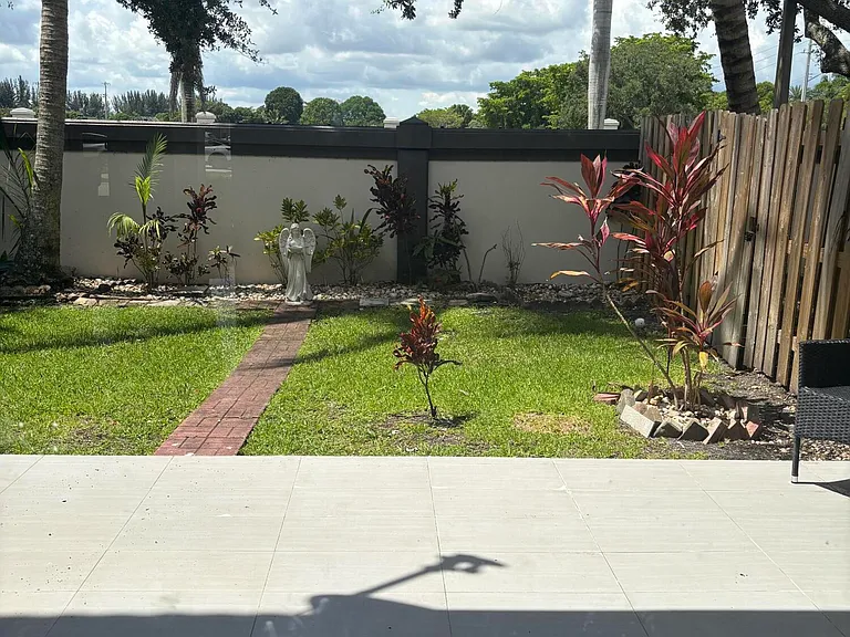 254 Riverwalk Cir #254 — Photo 7