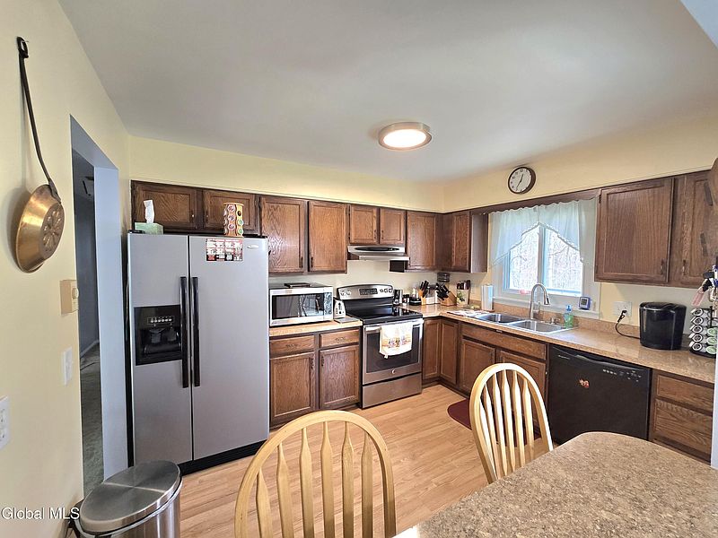 2nd image of 29 Frederick Drive