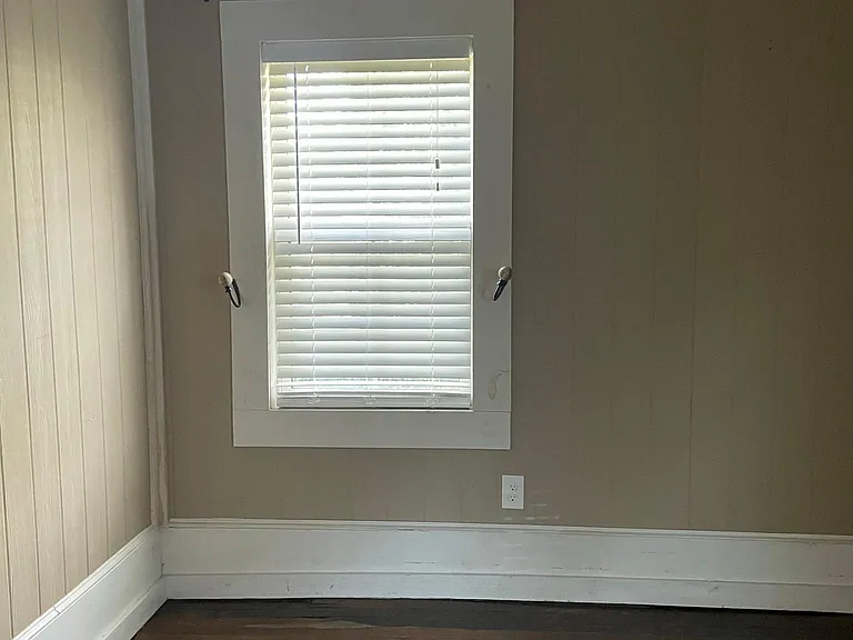 226 Asbury Ave — Photo 12