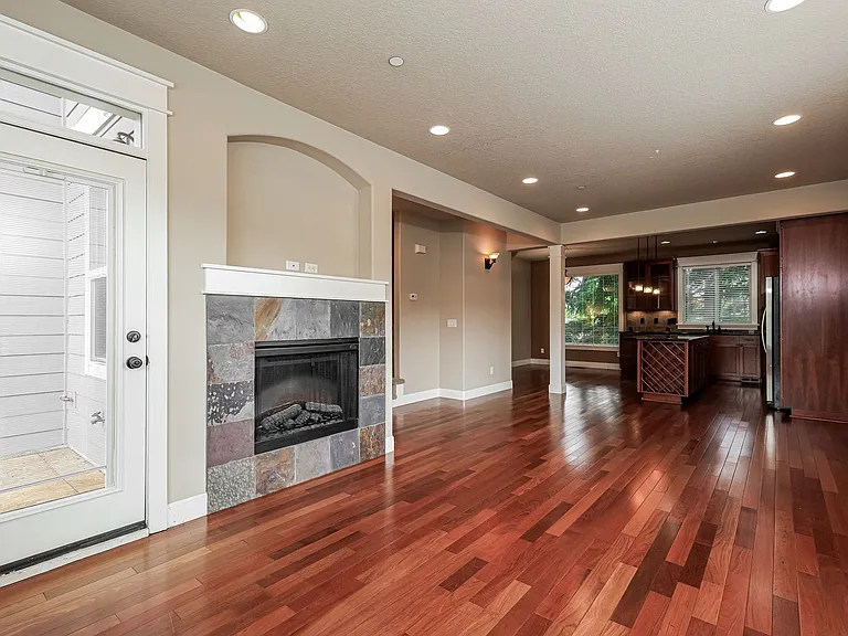 9402S E Causey Ave — Photo 3