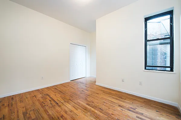 Rented by Perry Associates NYC Inc | media 6