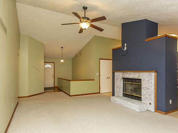 4th image of 54515 N Fork Ln