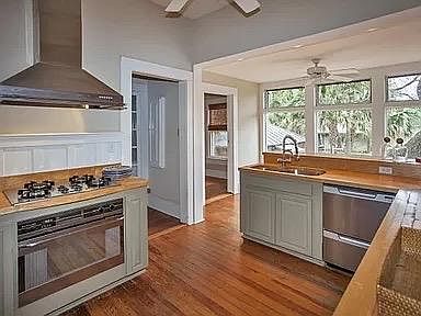 2nd image of 311 Encino Ave