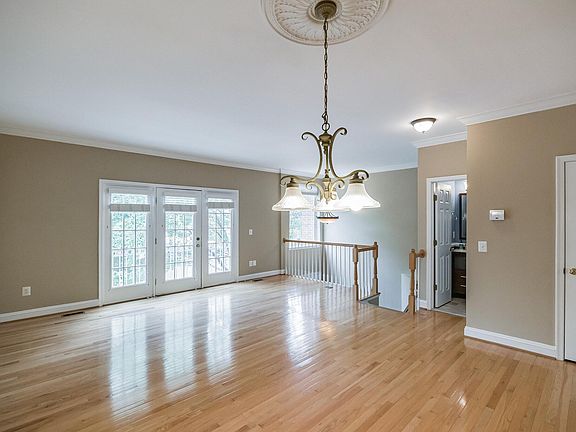 4th image of 2807 Marywood Oaks Ln