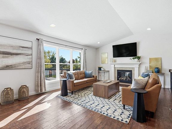 3rd image of 5767 Evergreen Pl