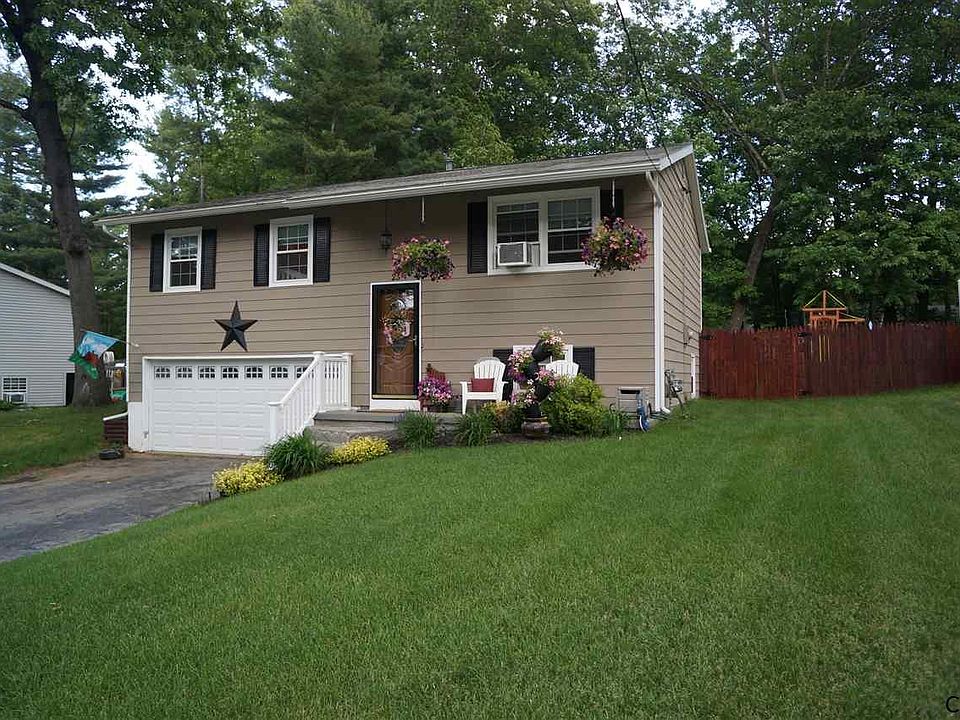 1st image of 25 Curt Blvd