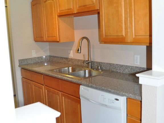 4th image of 12701 NE 9th Pl APT D304