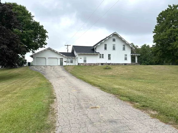 5821 E Cole Rd, Bancroft, MI 48414