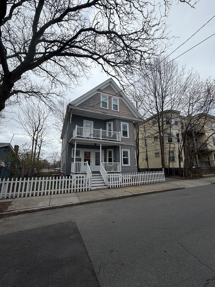 Building Photo - 45 Waterhouse St #1