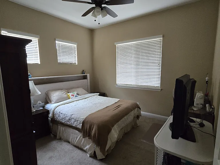 100 Koch Dr — Photo 5
