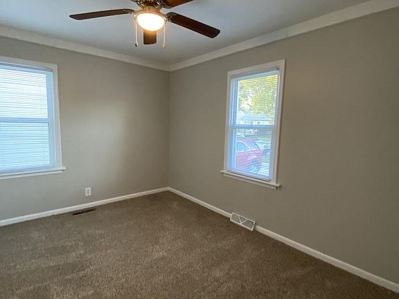 4th image of 644 E Barrett Ave