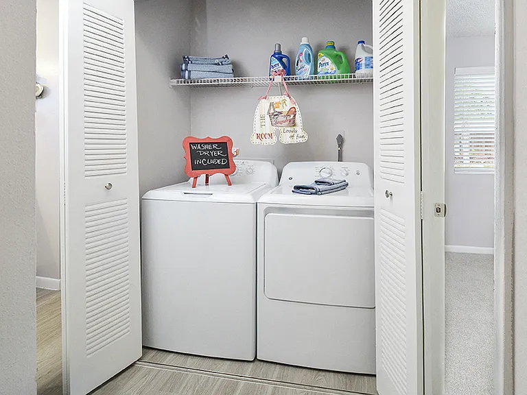 Two Bedroom - 2 Bed / 2 Bath - 950 Sq.Ft.