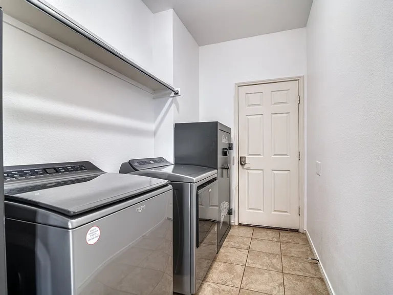 3646 Hawthorne Trl — Photo 23
