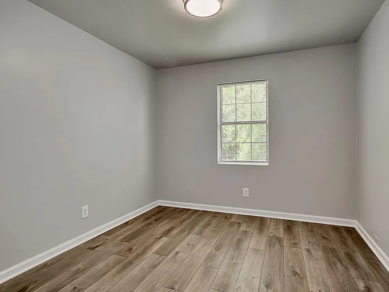 100 Old Trail Ct #1 — Photo 16