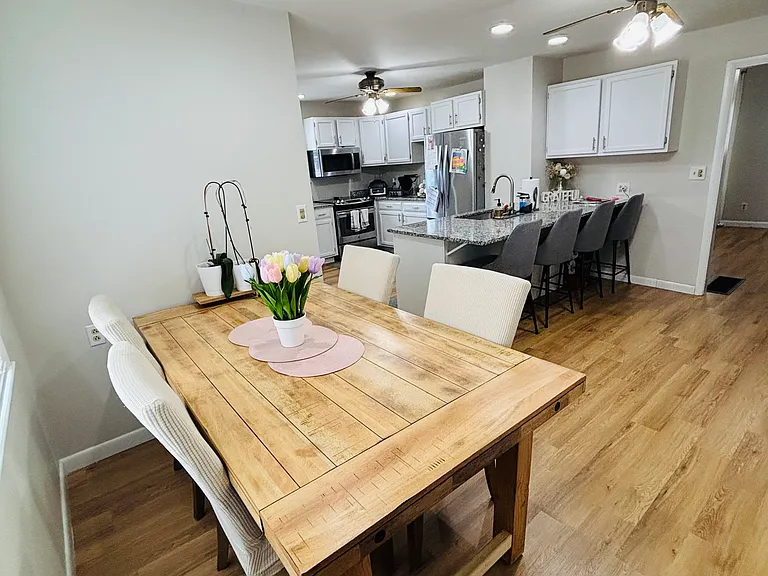 18 Prunier St #16 — Photo 3