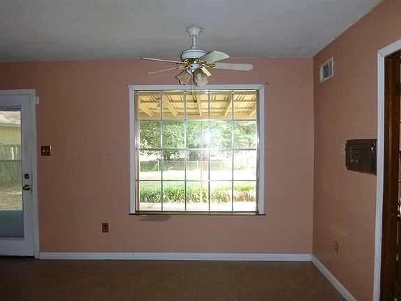 4th image of 5363 Fontana Ave