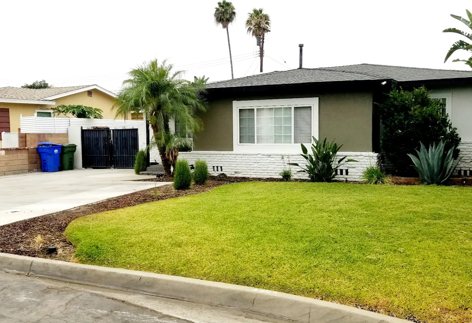 6263 N Traymore Ave — Photo 3