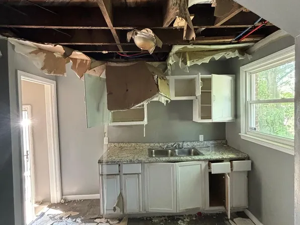 9015 Ohio St, Detroit, MI 48204