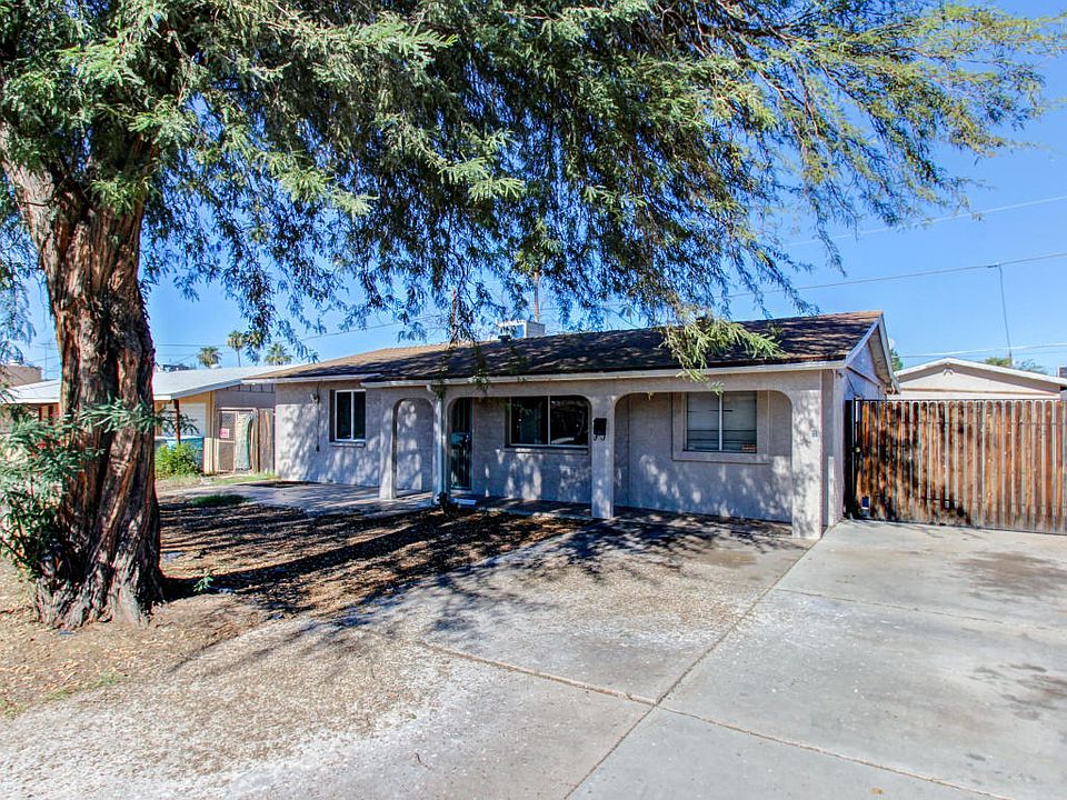 2nd image of 2202 W Laurel Ln