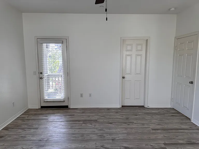 715 Nile River Dr — Photo 6