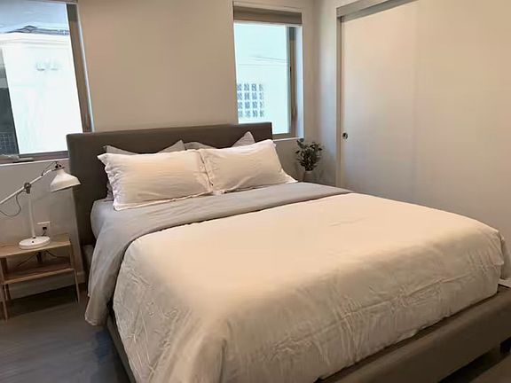 5th image of 4034 Riviera Dr