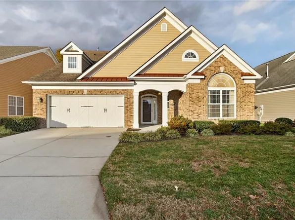 1425 Blairwood Ln, Chesapeake, VA 23320