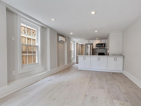 2nd image of 822 Franklin Ave #A