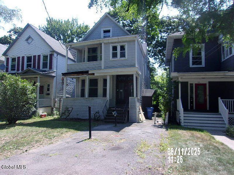 3rd image of 137 N Pine Avenue