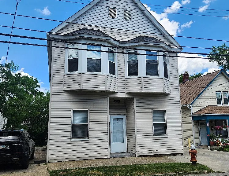 3020 Searsdale Ave — Photo 1