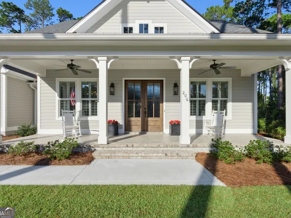 206 Clubhouse Cir, Saint Marys, GA 31558