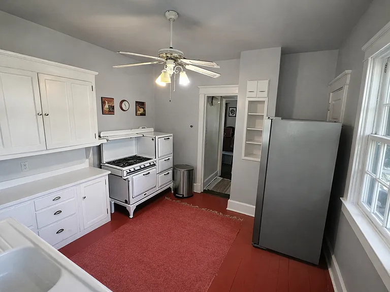 601 S 38th Ave — Photo 2