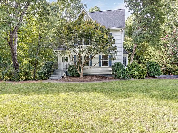 2nd image of 900 Raleigh Ct