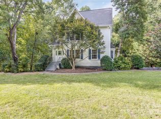 900 Raleigh Ct, Gastonia, NC 28054