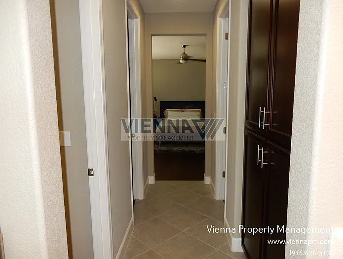 5635 Saratoga Cir — Photo 23