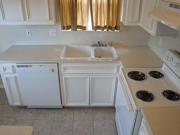 4th image of 164 Snug Harbor Dr