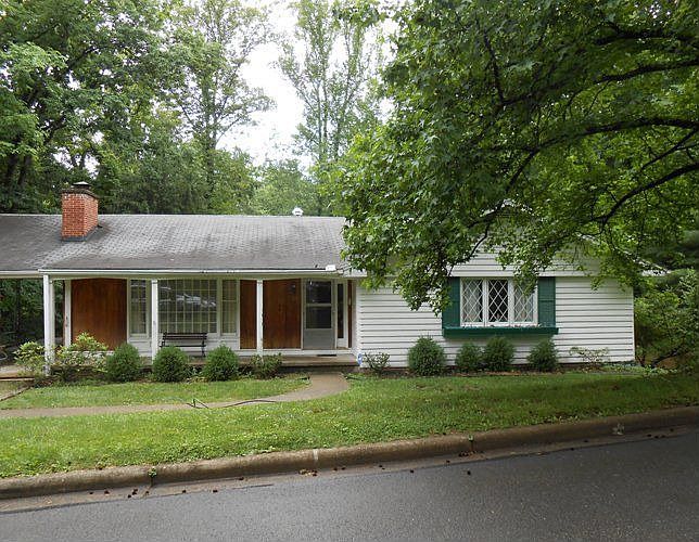 1st image of 23 Briarwood Dr